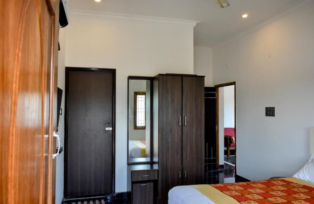 Dkv Beach View Bahur Exterior photo