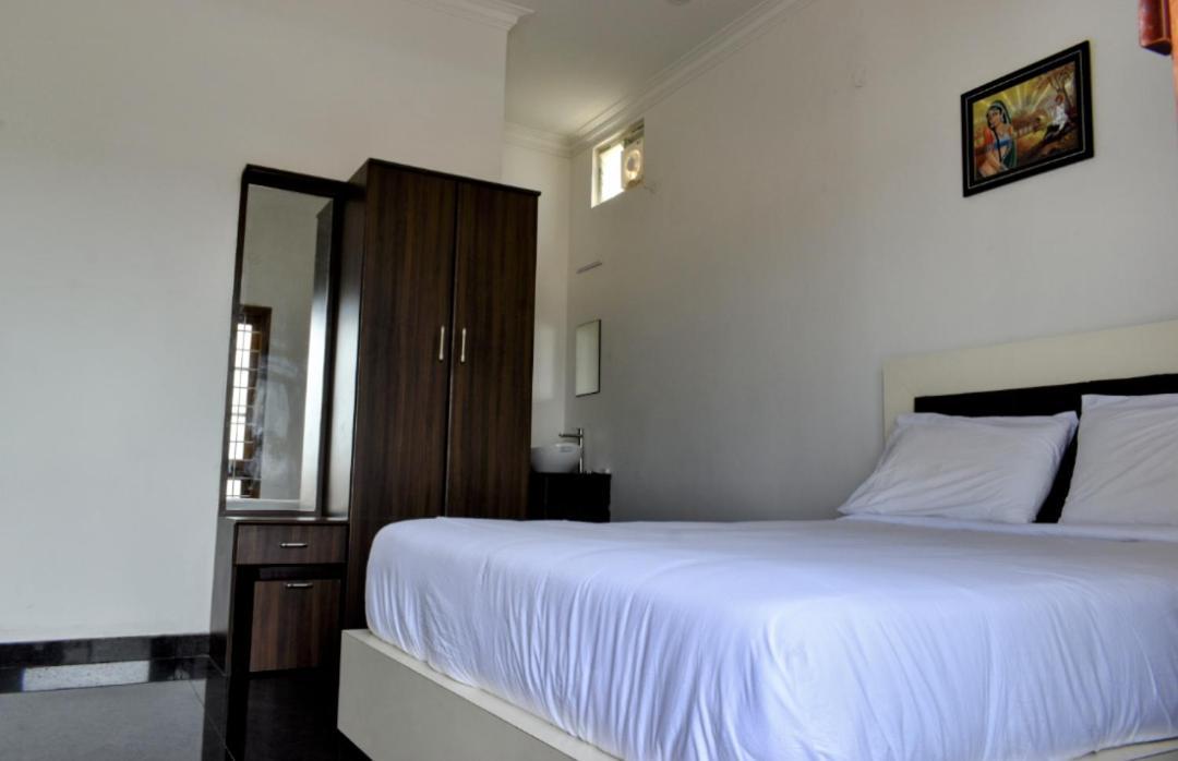 Dkv Beach View Bahur Exterior photo